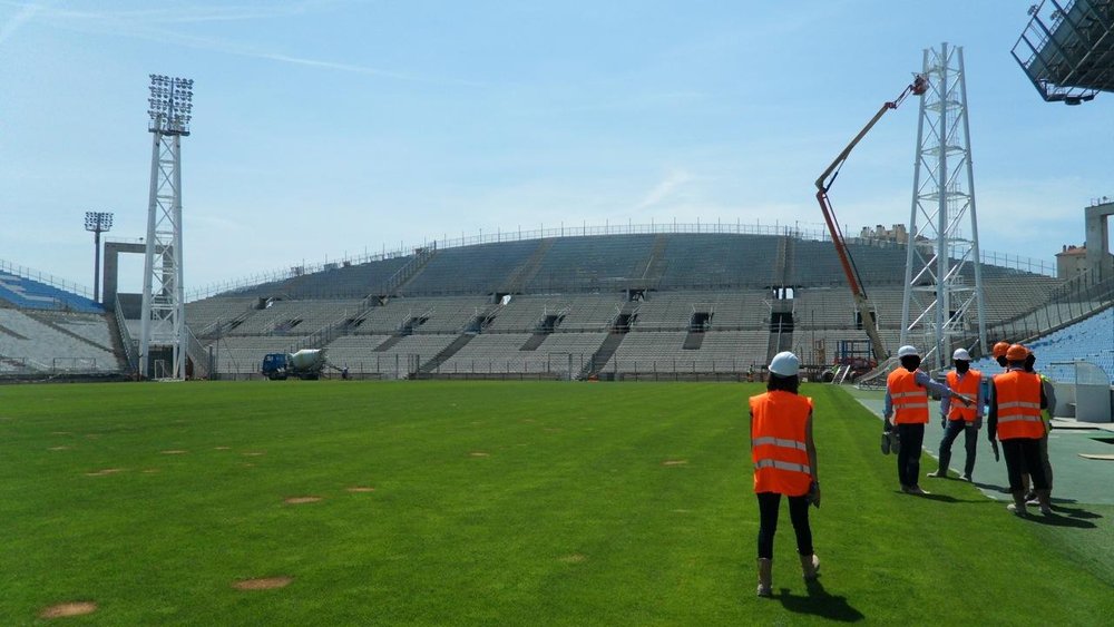 Vu du palée Sud-Ouest et du Virage Sud de la pelouse.