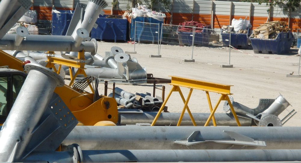 Vu de la premiere poutre au pied de Ganay qui servira de maintiens a la Jupe sur le Parvis Ganay.