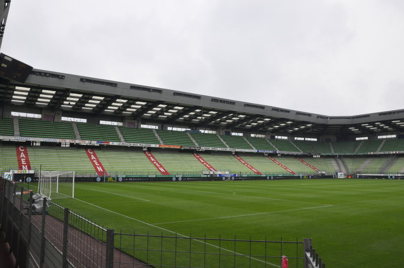 Tribune_première_stade_d'ornano.JPG