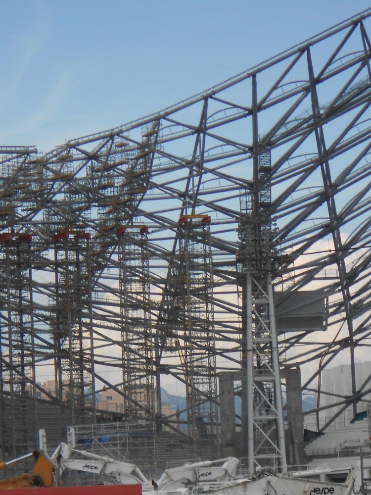 Vu de loin sans les échafaudages.