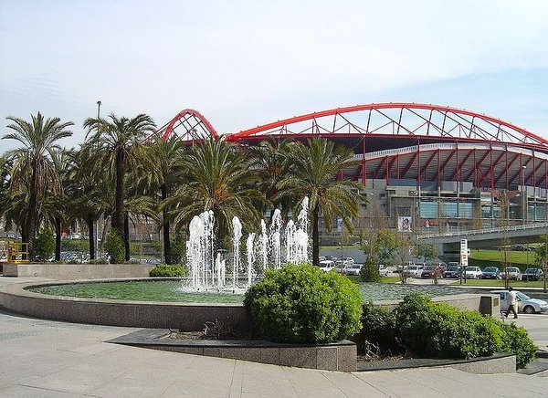 800px-Estádio_da_Luz_-_Lisboa2.jpg