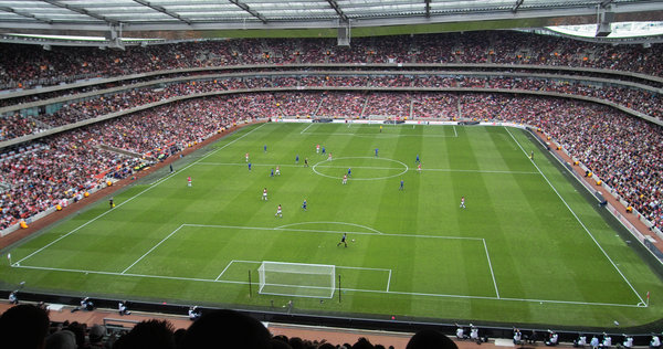 Emirates_Stadium,_Arsenal_vs._Everton_2006-10-28.jpg