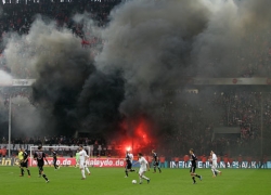 /images/fc-koeln-rheinenergy-stadion-rauch-600.jpg