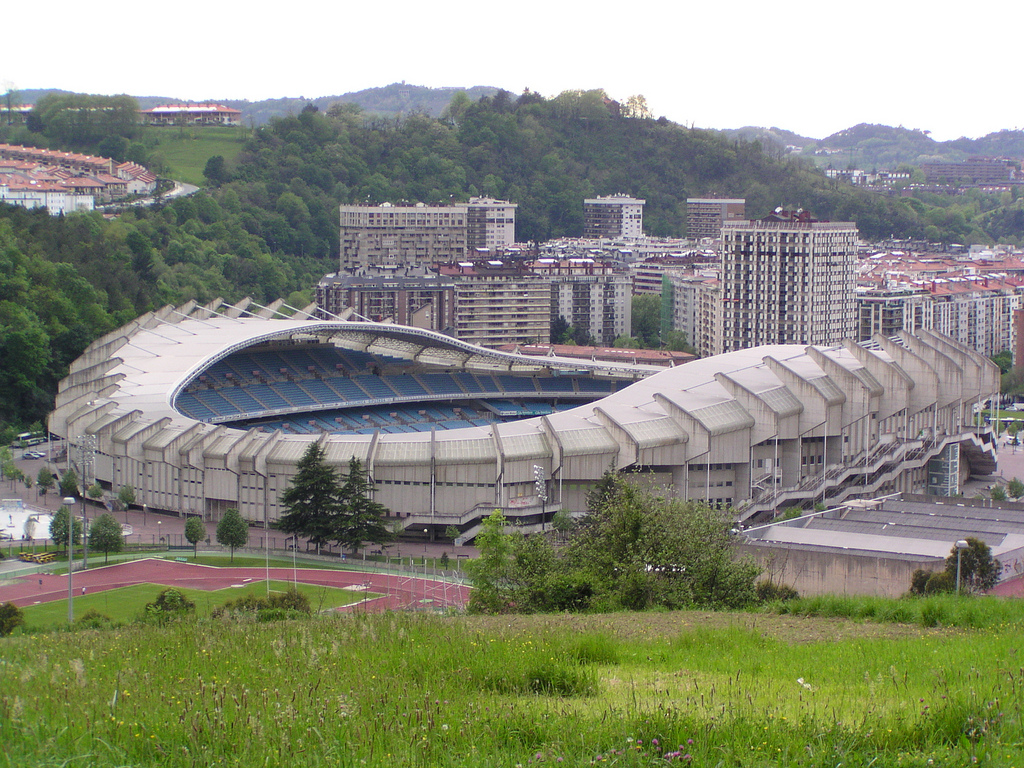 http://www.info-stades.fr/uploads/stades/san-sebastian-stadium-49339.jpg