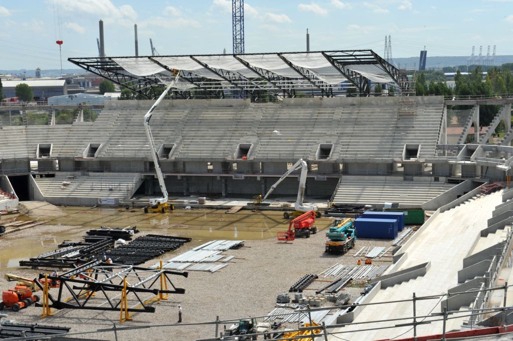 http://www.info-stades.fr/wp-content/uploads/2011/08/2011-08-16_Grand_Stade_PBoulen_44.jpg