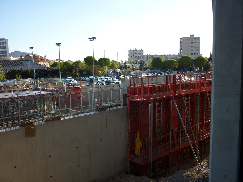 Construction du futur parvis sud coté boulevard Michelet (Jean-Bouin)