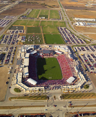 Pizza_Hut_Park_Fields_Aerial_3_15_07.jpg