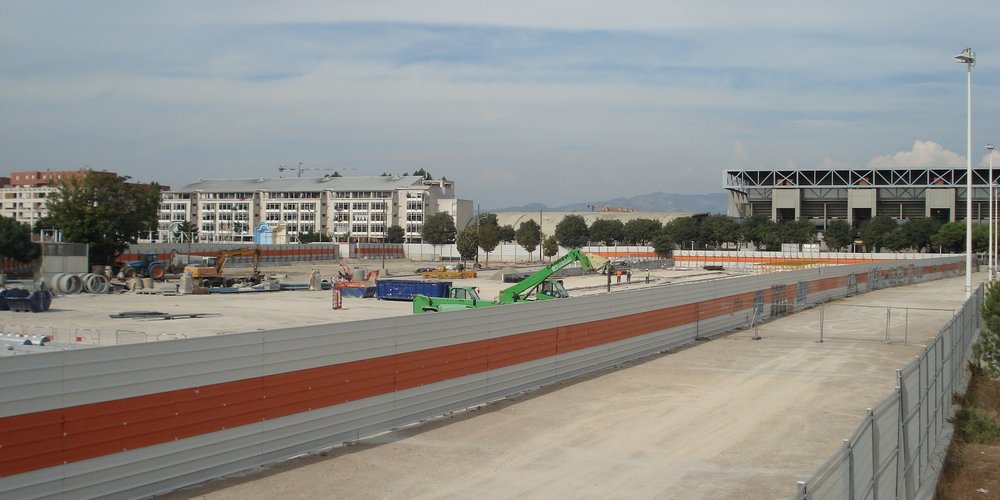 Accès pour le VS complètement dégagé et vu du parvis Ganay ou sera bientôt montée les nouveau éléments.