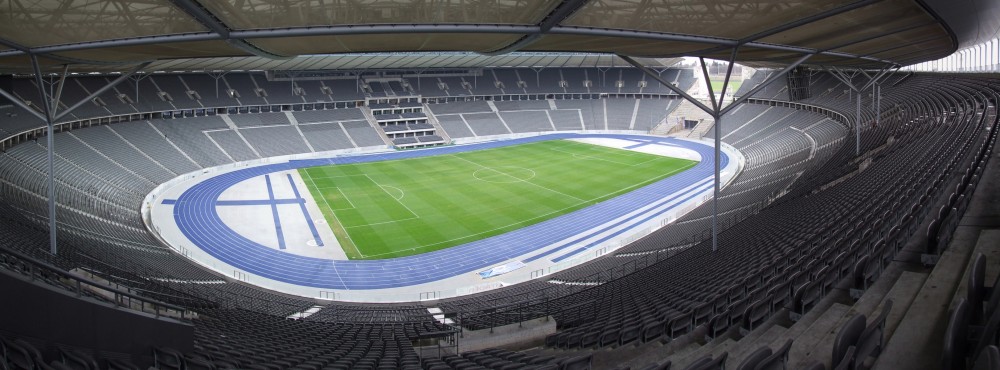 Olympiastadion_Berlin_-_panorama.JPG
