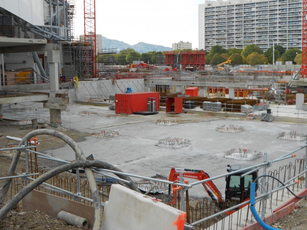 Préparation de la dalle pour la suite du parking.
