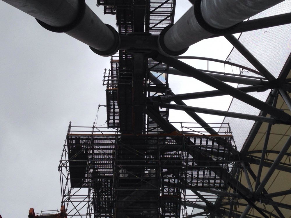 Vu du Mega-poteau Sud, pas de réservation pour le câble de contrainte de la charpente.