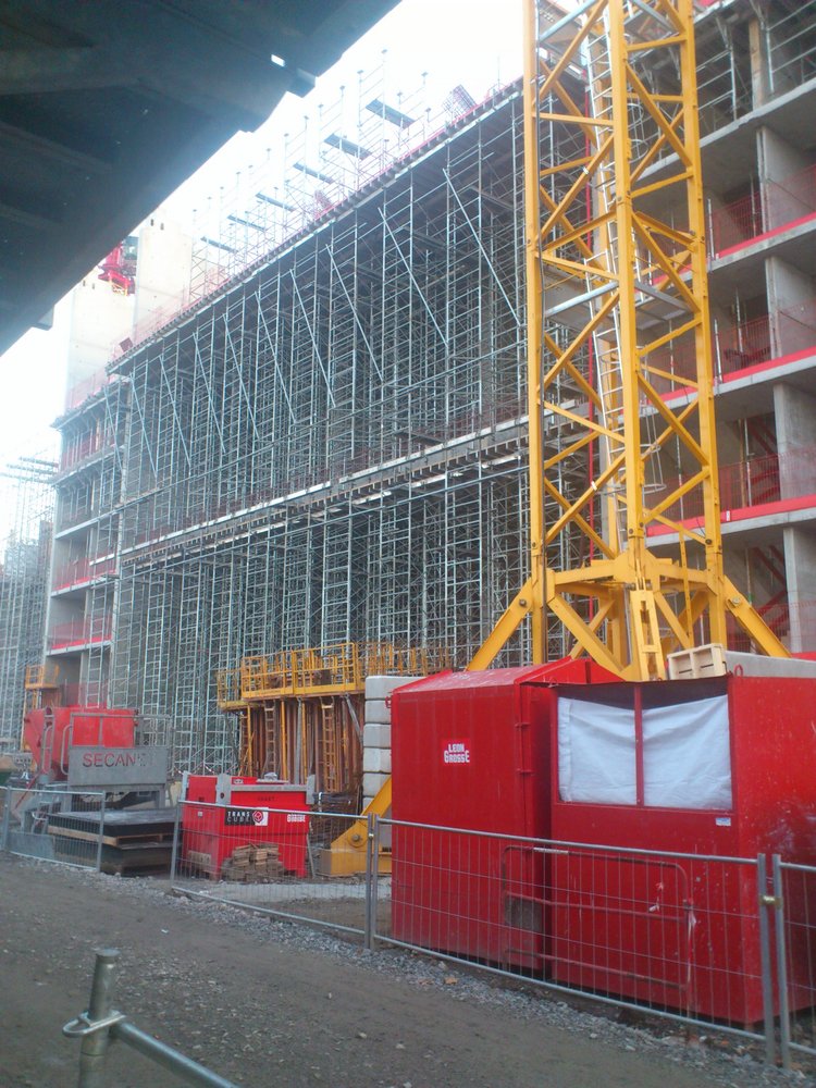 Kop Nord devant Algeco