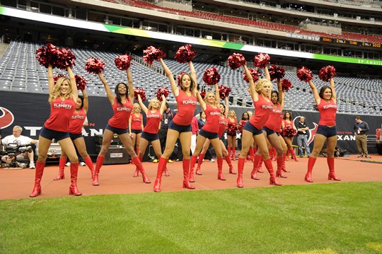 nos futurs pom pom girls du losc!! :)