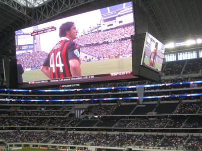 Cowboys_stadium_television_screen.JPG