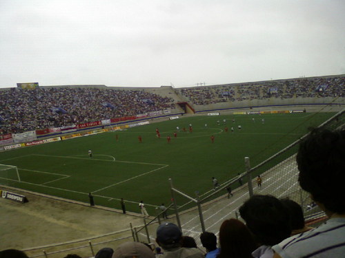 Estadio Chimbote 11_Elder Rodaval_panoramio.jpg