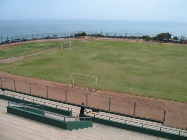 ESTADIO BONILLA MIRAFLORES 2.jpg