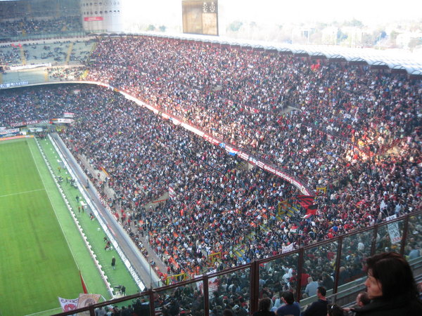 Milan_-_Chievo_04-2006_3.jpg