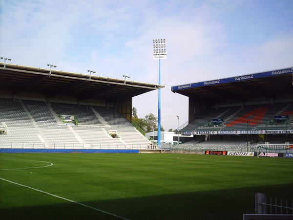 Stade_Abbé-Deschamps_(9).jpg