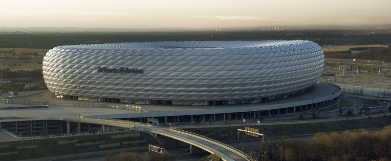 Allianz_arena_daylight_Richard_Bartz.jpg