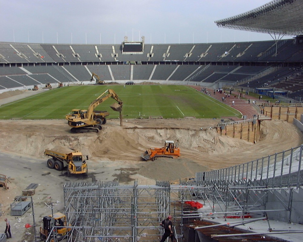 Umbau_Olympiastadion_Berlin_2002_1.JPG