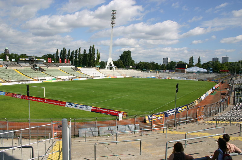 Rudolf-Harbig-Stadion1.jpg
