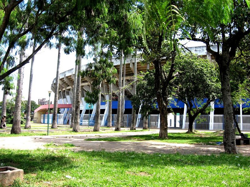 Estadio Ramon Tahuchi Aguilera_Santa Cruz2.jpg