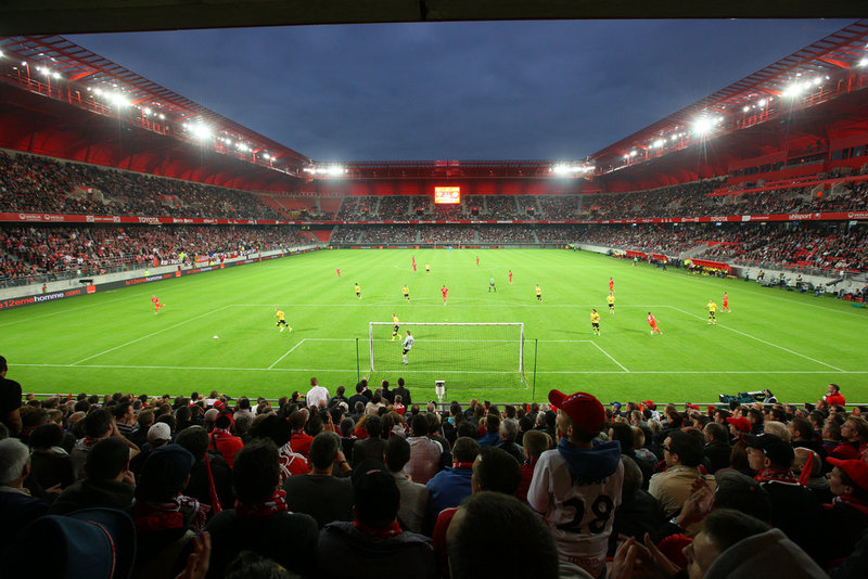 stade-du-hainaut-tribune2.jpg