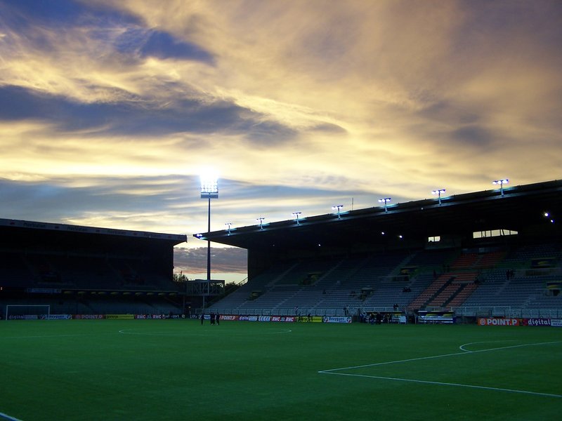 Auxerre_-_Stade_Abbé-Deschamps_(48).jpg