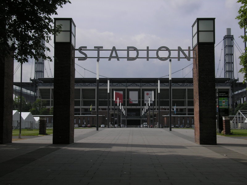 RheinEnergie_Stadion_Köln_Eingang.JPG