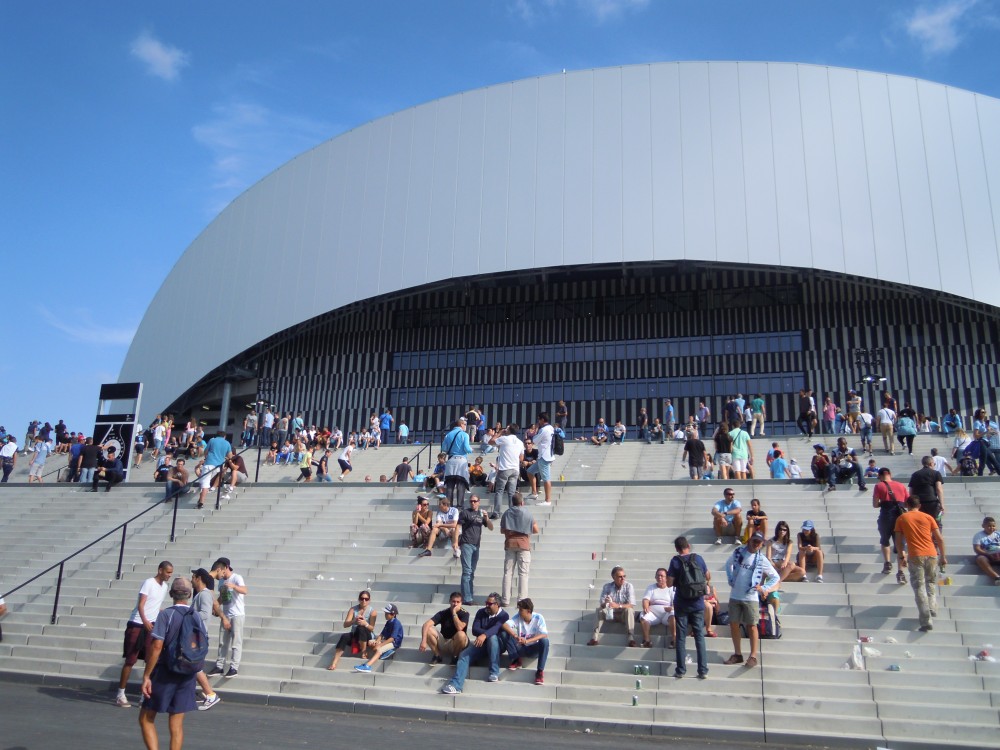 Le parvis Jean Bouin (rien d’extraordinaire dans l'originalité de la photo jusque là !) / DSCN0703.JPG DSCN0703.JPG