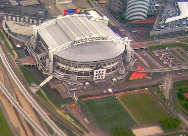 Amsterdam_Arena_Roof_Closed.jpg