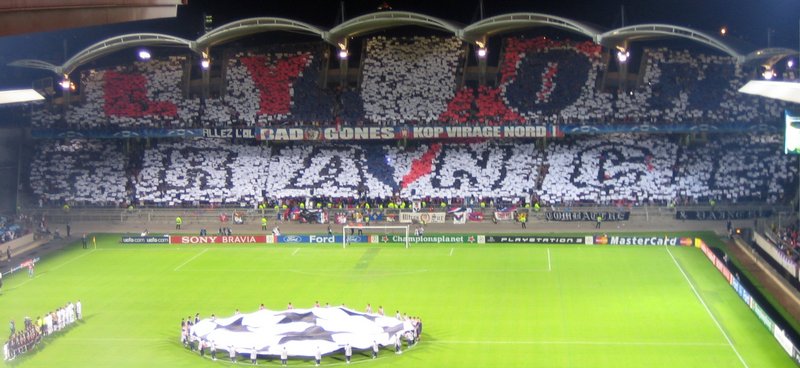 Before_Olympique_lyonnais_-_Real_Madrid_match-modified.jpg
